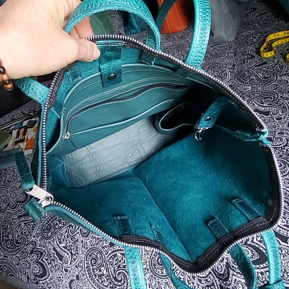 Turquoise bison leather zip tote bag with laptop pocket/cup holder - Picture 4 of 15